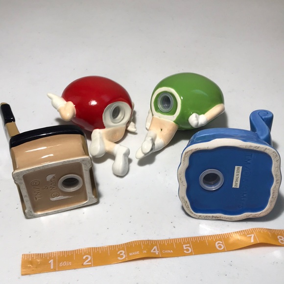 2 sets M&M Salt and Pepper Shakers Red and Green 4 Pc - Picture 4 of 4